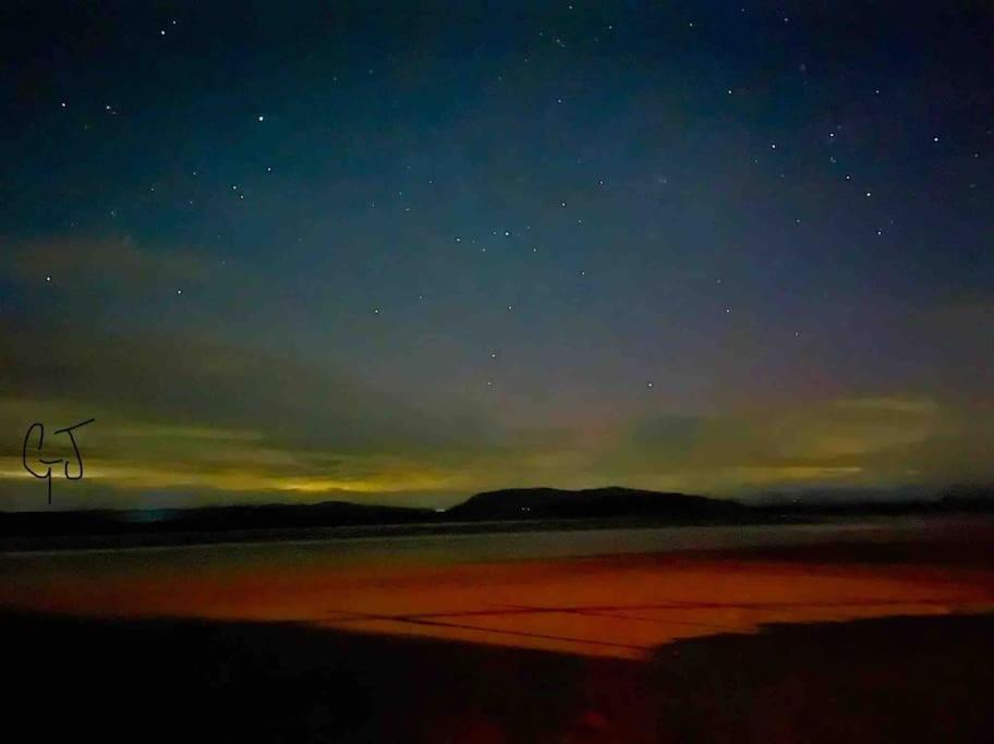 Watersedge Retreat, Views, Sunsets, Dogs Welcome Sandside  エクステリア 写真