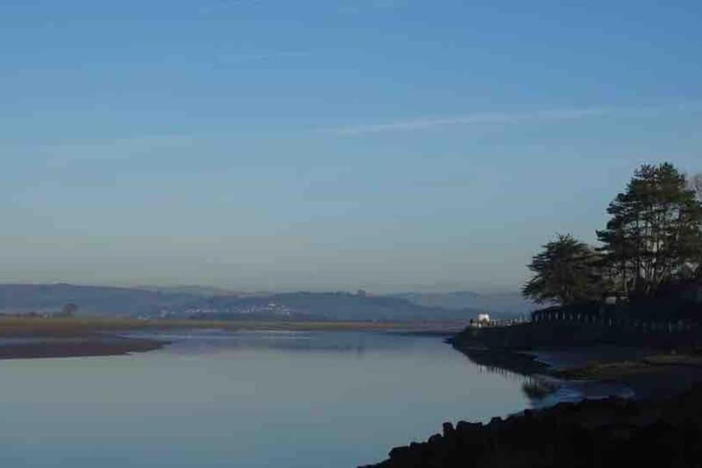 Watersedge Retreat, Views, Sunsets, Dogs Welcome Sandside  エクステリア 写真