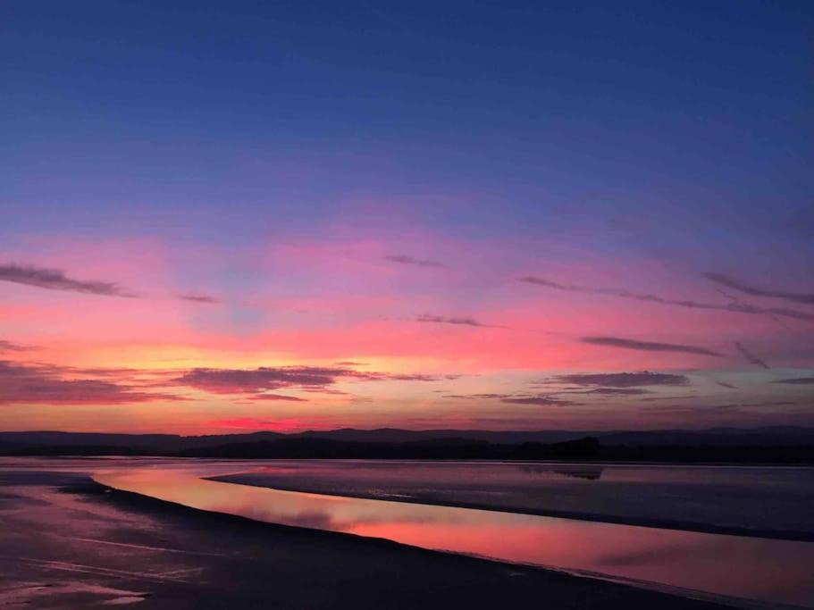 Watersedge Retreat, Views, Sunsets, Dogs Welcome Sandside  エクステリア 写真