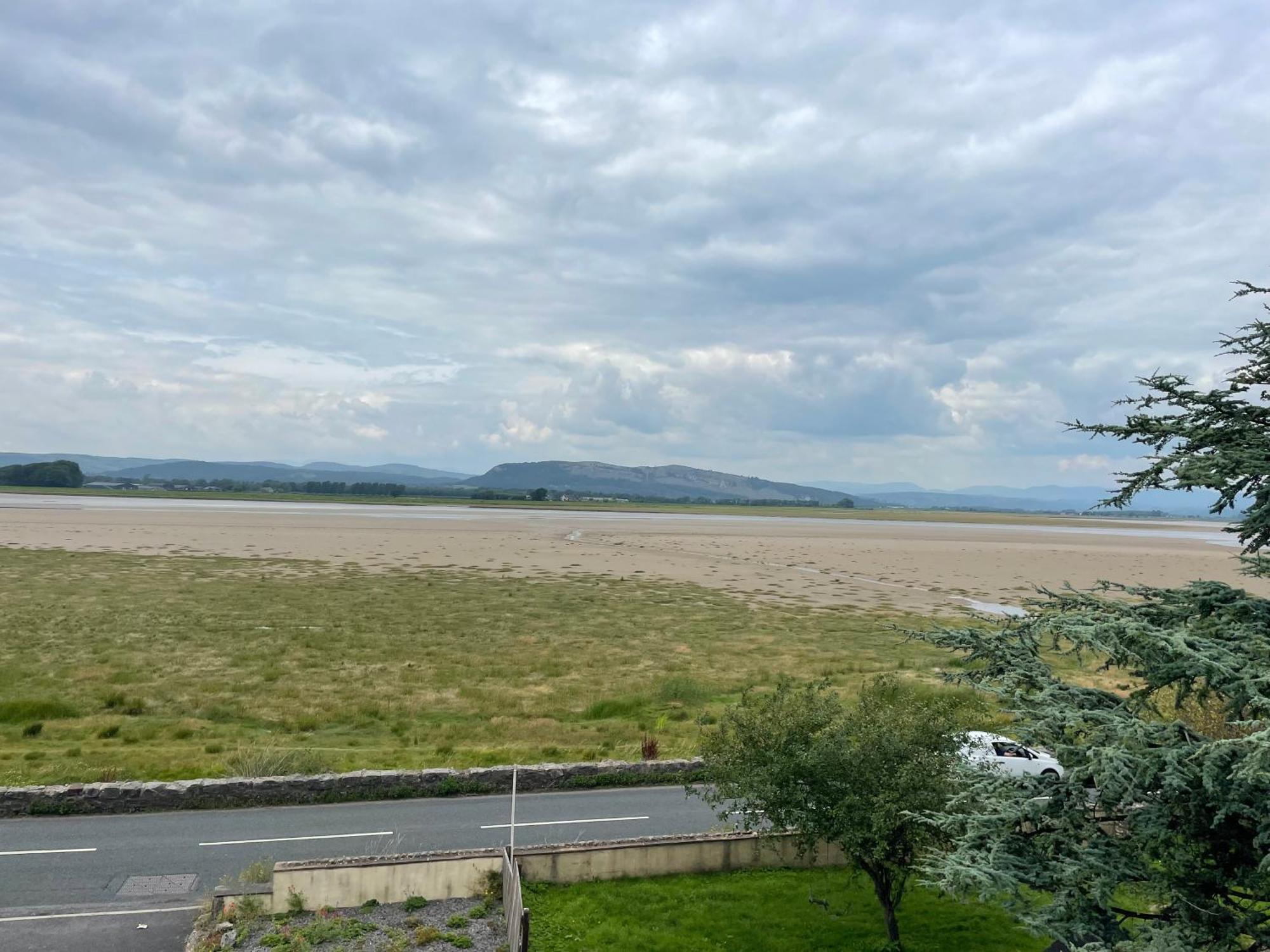Watersedge Retreat, Views, Sunsets, Dogs Welcome Sandside  エクステリア 写真